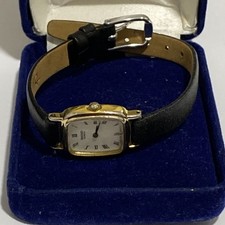 Vintage 2Y00-5B40 Seiko Quartz Ladies Pettite Watch Gold Tone, New battery.