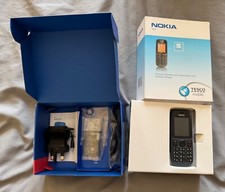 NOKIA 100 Mobile Phone On