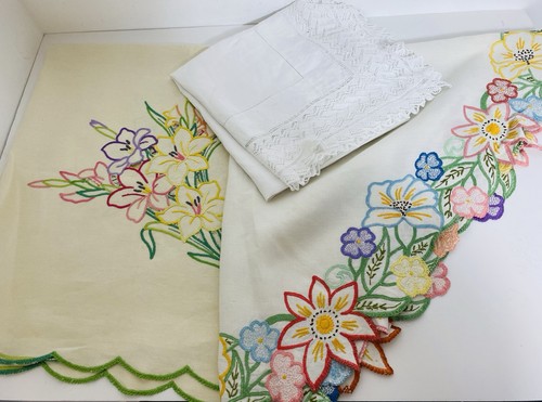 Vintage tablecloths med 3 - x,