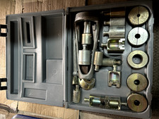 Synflex (Eaton / Parflex) Swaging Machine and Dies & Pushers, complete in a case