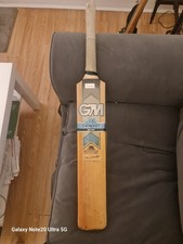 Gunn & Moore GM Icon Signature Cricket Bat .rubber &willow wood.75cm.ECB aproved