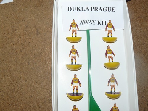 Dukla prague retro away - dukla,