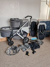 Uppababy Vista V2 - Twin. 2 seats, 2 Bassinets In Jordan Charcoal Melange 
