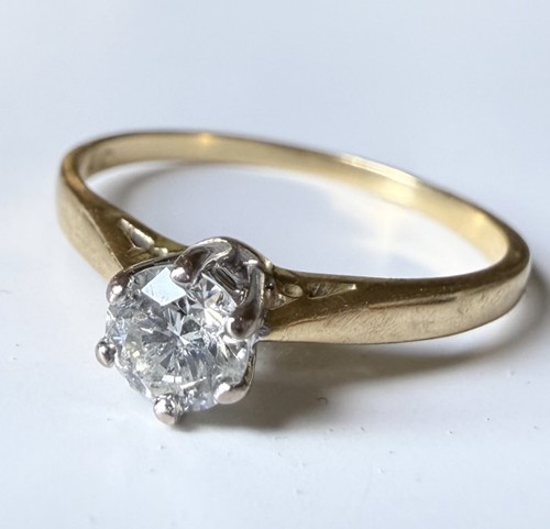 18ct gold diamond solitaire