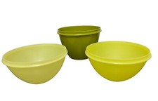 TUPPERWARE SET OF 3 MIXING