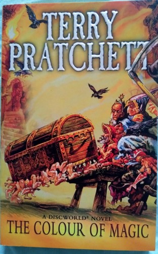 Terry pratchett paperback - pratchett,
