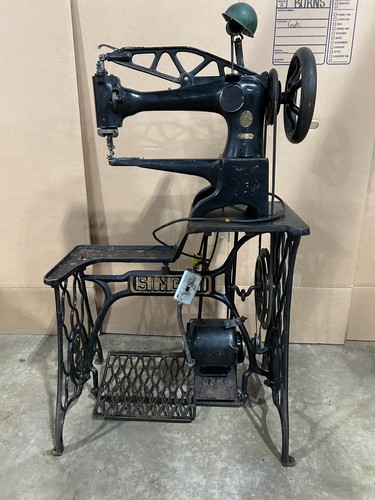 Singer sewing machine 4 - machine, 29-4