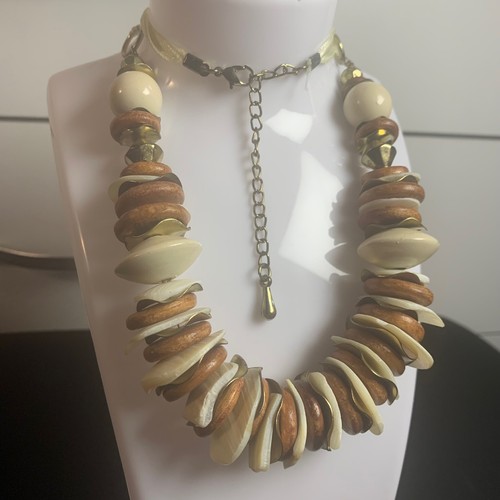 Orange shell chip necklace - orange,