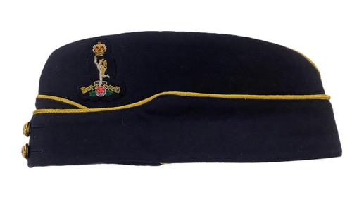 Royals signals side - side, hat