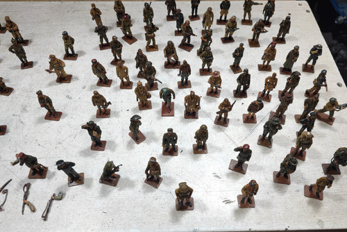 Del prado men war figure - at,