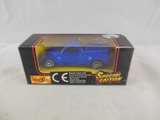 Rare Maisto 11001  2000 Chevrolet SSR Pick-up in Blue Scale 1:64 Boxed 2001