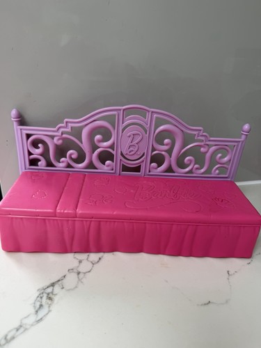 Barbie malibu bed sofa - ,