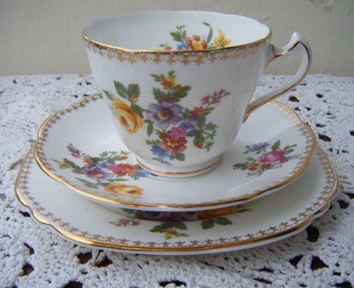 Vintage trio royal crown - trio,