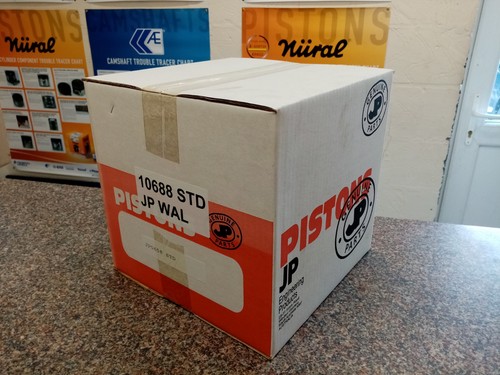 Daimler 250 piston set - 250, (8)