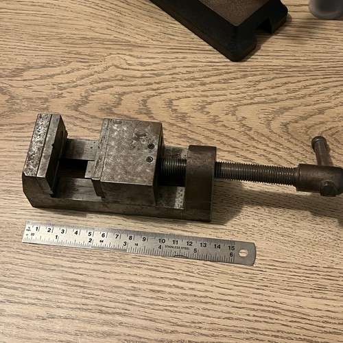 Toolmakers milling machine