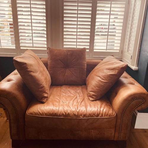 Beautiful leather love seat - beautiful,
