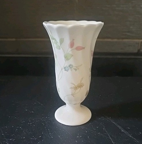 Wedgwood bone china - wedgwood, vase