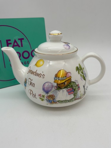 Grandmas tea pot cute - grandmas,