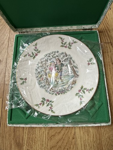 1977 christmas plate - 1977, royal