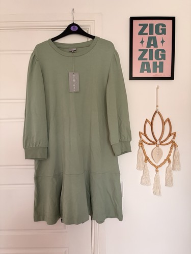 Oliver bonas sage green - oliver,