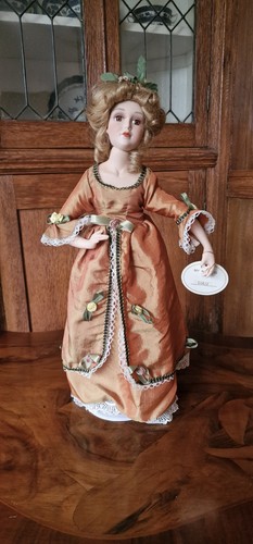 Beautiful rare lulu vanity - beautiful,