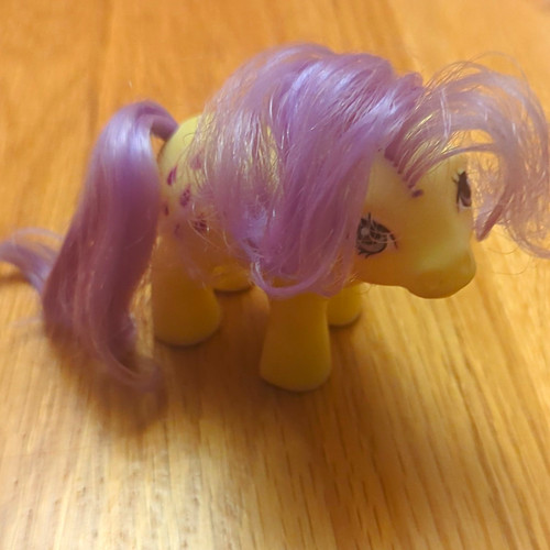 Little pony yellow figure - little,
