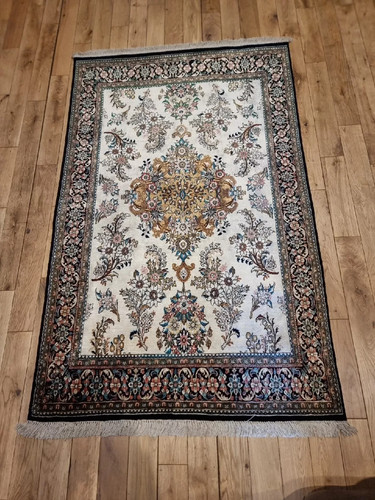 Very fine handmade oriental - very,