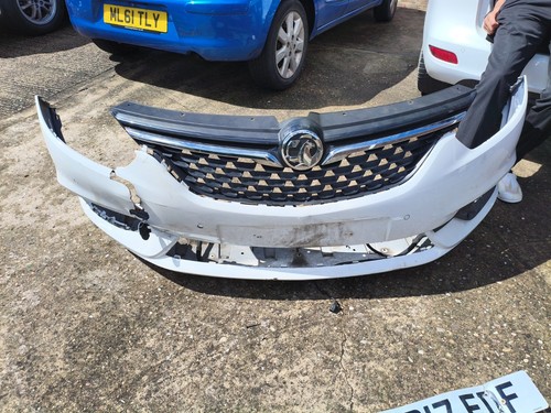Vauxhall zafira 2017 - 2017, front