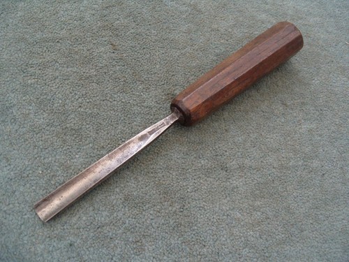 Carving gouge by - 1/2",