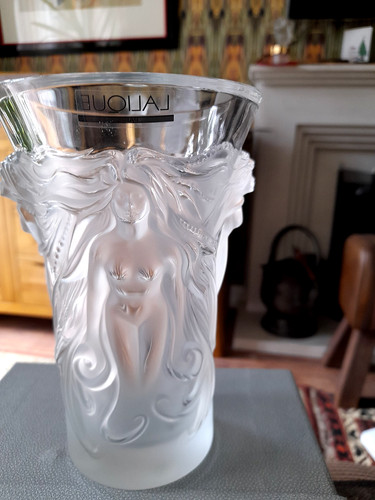 Lalique fantasia vase 18cm - fantasia,