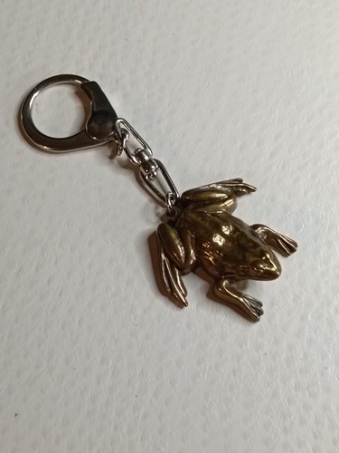 Vintage frog clicker sound - vintage,