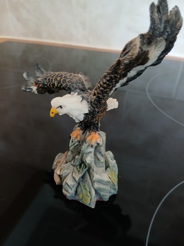Vintage eagle bird figurine - eagle,
