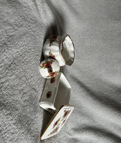 Old bountry roses royal albert - bountry,