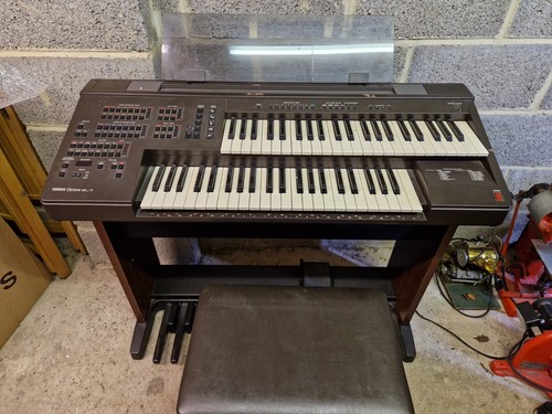 Yamaha electone keyboard - el-7,