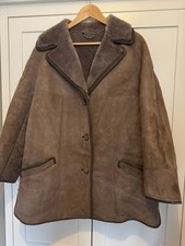 Coat / jacket made of natural sheepskin Woolea.
