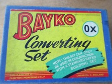 VINTAGE BAYKO BUILDING