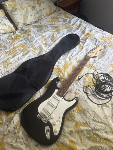 Squier stratocaster black - squier, sss