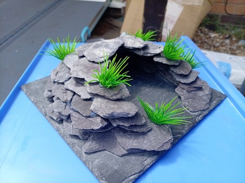 Medium natural slate - medium, cave
