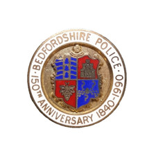 VTG BEDFORDSHIRE POLICE 150TH ANNIVERSARY (1840-1990) ENAMEL BADGE