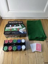 Excellent Condition: Cardinal's Professional Texas Hold'Em Poker Set