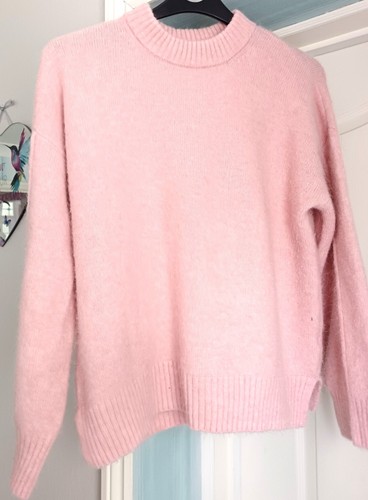 Pink jumper size small but - pink,