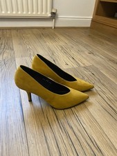M&S Ladies Suede Mustard Court