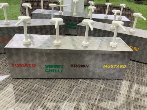 Catering sauce dispensers - ,