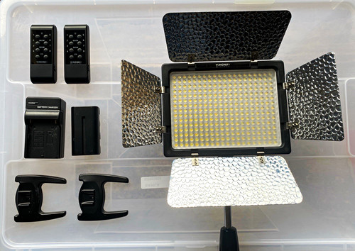 Yongnuo yn300 iii - iii, led