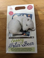 Snoozy polar bear - 'snoozy, needle