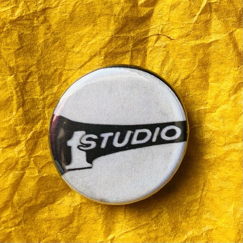 Studio new 25mm - pin, badge