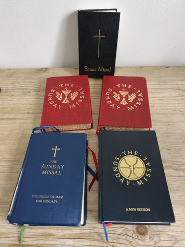 Job lot vintage missals sunday - lot,