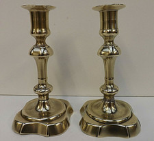 18th Cen Georgian Pair Of Seamed Brass Candlesticks With Scalloped Bases