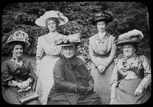 Edwardian ladies c1910 - ladies, magic