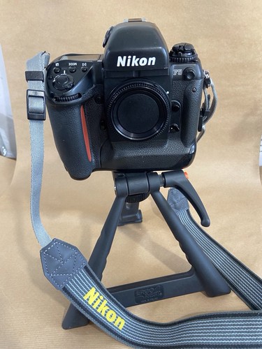 Nikon professional 35mm - f5,